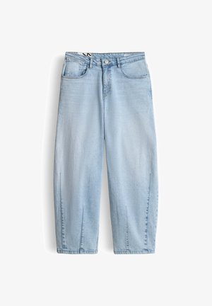 Hellblaue Jeans aus Denim mit Fronttaschen, Gürtelschlaufen, Knopfverschluss und weitem, verkürztem Bein mit vorderen Schlitzen am Saum.