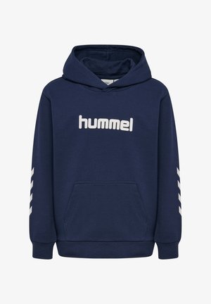 Donkerblauwe capuchontrui met wit "hummel" logo op de borst en witte chevronstrepen op de mouwen, voorzien van een voorzak in kangoeroestijl.