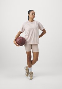 Jordan DIAMOND - T-shirt de sport - particle beige