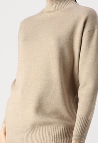 Vero Moda Strickpullover - sand