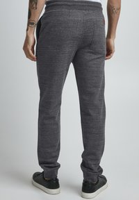 11 Project PRMENKO REGULAR FIT - Trainingsbroek - black