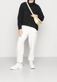 Monki Strickpullover - black