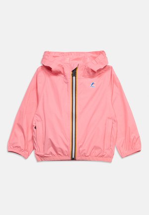 Veste coupe-vent à capuche pour enfants, rose, avec fermeture éclair à l'avant, poignets élastiques, poches latérales et logo K-Way sur la poitrine.