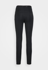 Czarne legginsy z wysokim stanem, wykonane z elastycznego materiału. Gładka tekstura bez widocznych wzorów, szwy wzdłuż boków i długość do kostek.