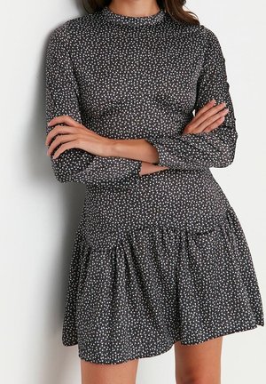 Trendyol, Robe de jour - black
