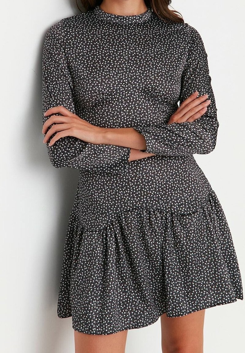 Trendyol Robe de jour - black