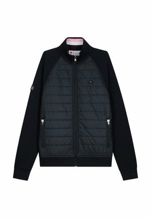 Veste avant matelassée noire avec fermeture éclair complète, deux poches zippées, manches noires unies et petit logo brodé sur la poitrine.