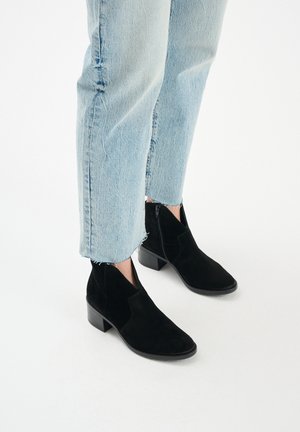 RYŁKO Ankle boots - black