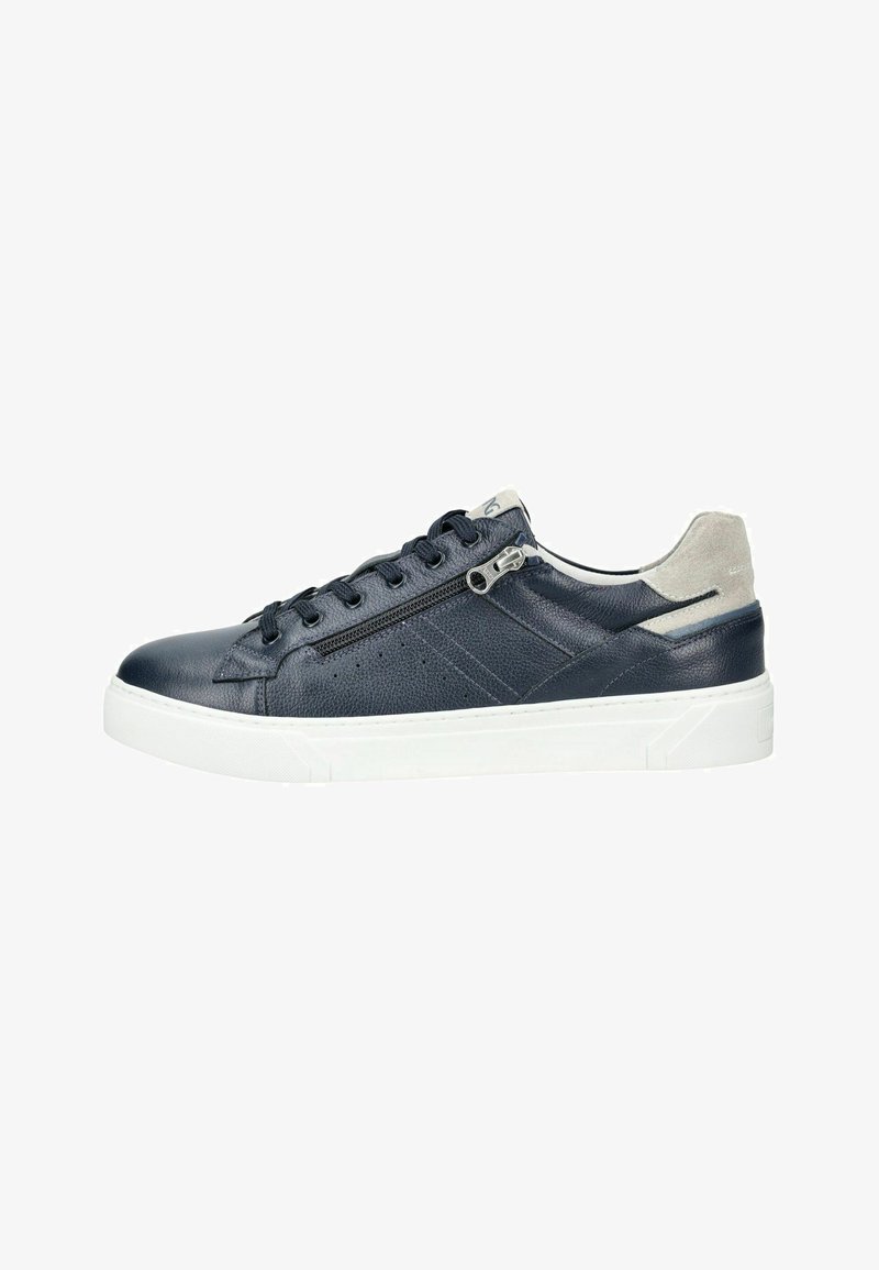 Baskets basses en cuir bleu marine avec lacets noirs, fermeture éclair latérale, semelle blanche et empiècement en suède gris clair au talon.