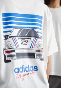 adidas Originals TEE UNISEX - Apdrukāts T-krekls - off white
