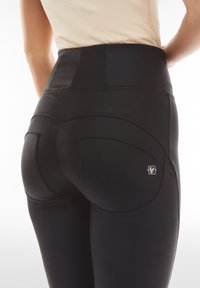 Freddy PUSH UP VITA ALTISSIMA COATED LUCIDO - Pantaloni - black coated