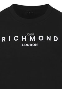 Felpa nera con collo rotondo e testo stampato in bianco: "JOHN RICHMOND LONDON" sul petto. Tessuto morbido con una superficie liscia.