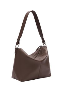 Brązowa skórzana torebka na ramię o luźnym fasonie, z zapięciem na zamek i pojedynczym, regulowanym paskiem, z srebrnymi detalami.