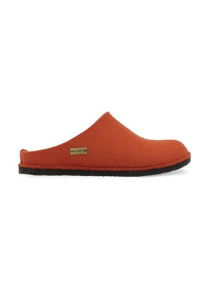 Orange filt slippers med en sort gummisål, der har en subtil logoaccent og et lukket bagdesign. Glat tekstur, minimalistisk form.