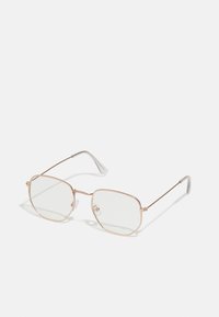 Ochelari rectangulari cu un cadru subțire din metal roz auriu. Lentile clare, vârfuri transparente pentru brațe și detalii delicate în jurul lentilelor.