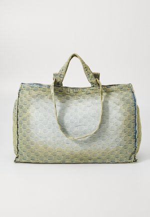 Grote rechthoekige tas van textuurstof met dubbele korte en lange handvatten in gedempte beige en blauwe tinten.