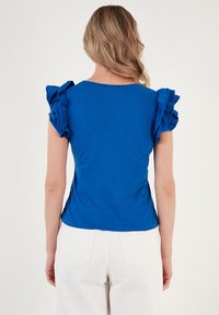 LELA Apdrukāts T-krekls - royal blue