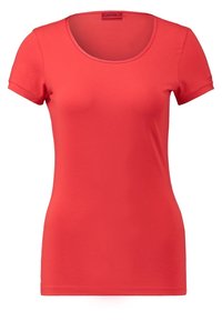 T-shirt rouge ajusté pour femme à manches courtes, col rond, design uni et étiquette discrète de la marque Hugo à l'intérieur du col.