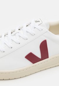 Veja URCA - Sapatilhas - white/marsala/black