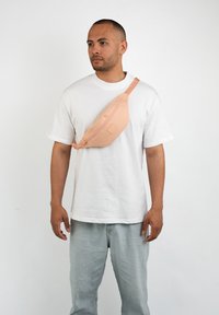 Johnny Urban ERIK  - Gürteltasche - peach
