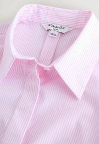 REGULAR FIT - STRETCH ESSENTIAL LONG SLEEVE  - Bluza s gumbima - pink white stripe