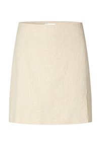 Jupe beige clair en tissu à texture subtile, présentant une coupe droite, une fente latérale et une taille épurée.