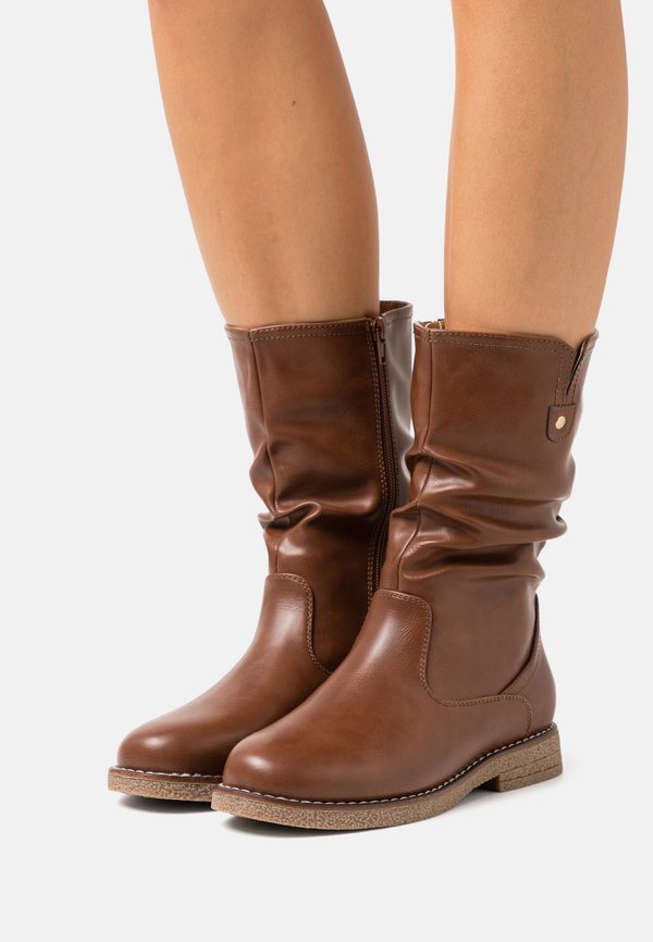 WINTER BOOT - Stiefel - cognac
