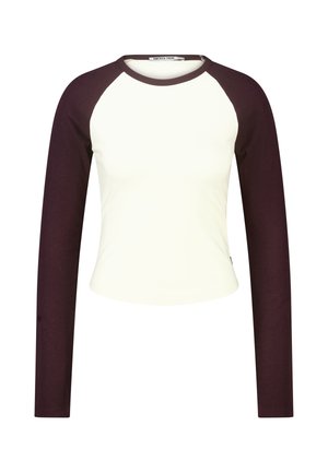 Langemouwen raglan T-shirt met donkerpaarse mouwen en kraag, en een wit lichaam, afgebeeld op een witte achtergrond.