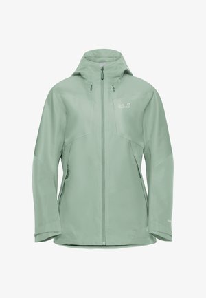 Lichtgroene waterdichte jas met capuchon, ritssluiting aan de voorkant en zijzakken. Materiaal lijkt glad en duurzaam, met een logo op de borst.