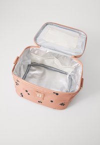 Borsa per il pranzo isolata color pesca con motivo ciliegia nera, apertura con zip, rivestimento interno argento e tasca in rete sul coperchio.