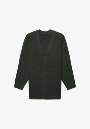 Dunkelgrüne langärmelige Strickjacke mit V-Ausschnitt und fünf schwarzen Knöpfen vorne, aus weichem Strickstoff gefertigt.