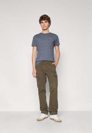 - T-shirt basic