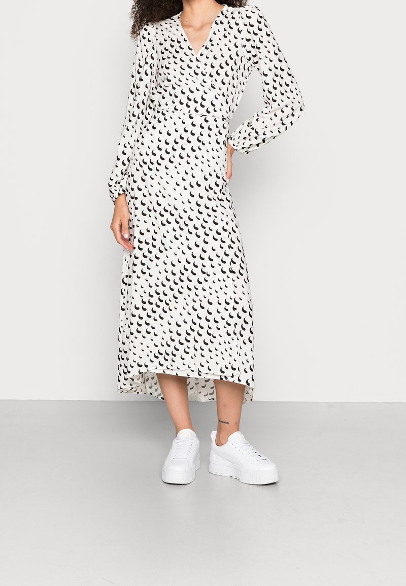 Vero Moda Robe de jour - white