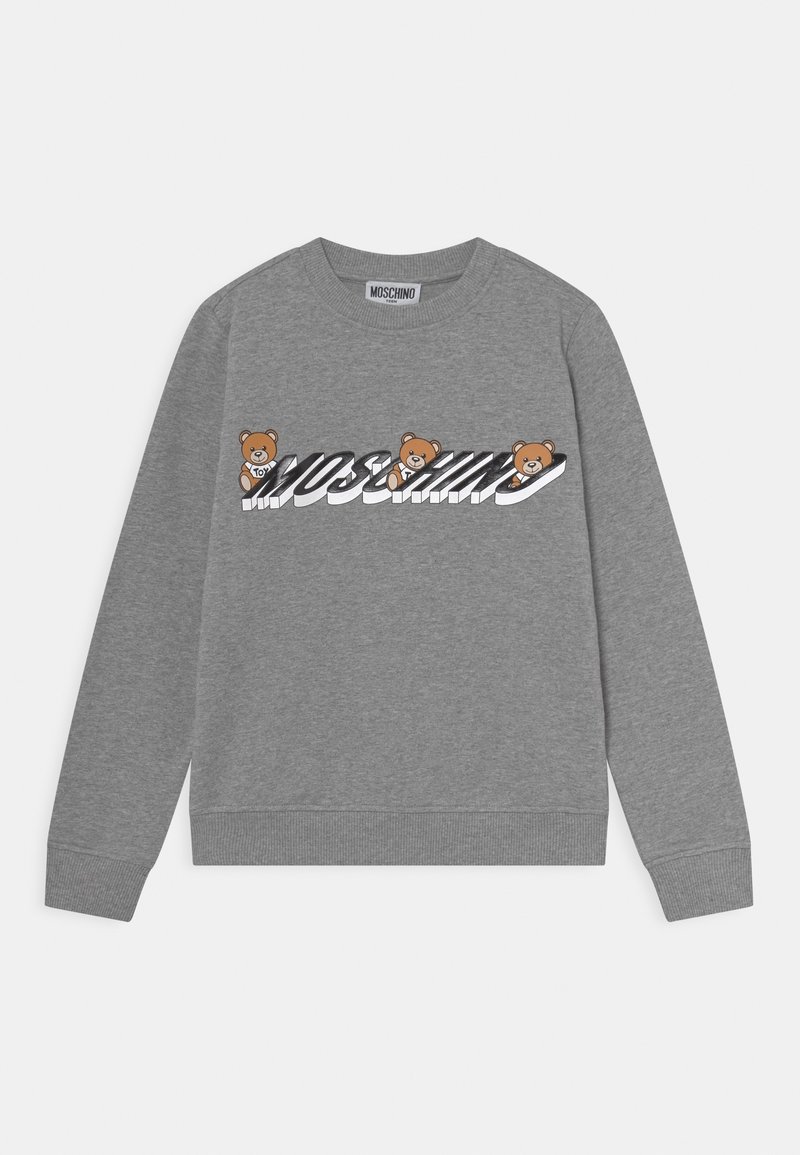 Sweatshirt gris à manches longues avec poignets et ourlet côtelés, présentant le texte "MOSCHINO" et trois ours en peluche intégrés au-dessus des lettres.