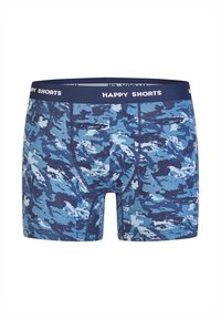 Calzoncillos bóxer con patrón de camuflaje azul y una cinturilla azul marino con la inscripción "HAPPY SHORTS" en texto blanco. Tela suave y diseño ajustado.