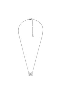Zilveren ketting met een kleine vlinderhanger met gedetailleerde vleugels en een centrale steen, vastgezet met een karabijnhaak en een verlengkettinkje.