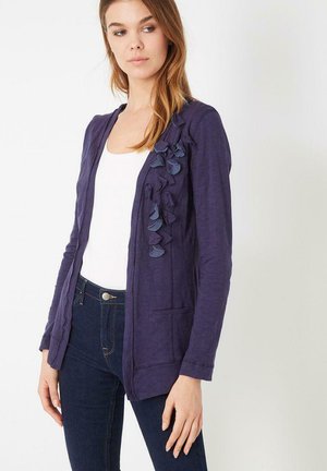 CON FLOR BORDADA - Chaqueta de punto - azul