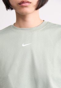 Nike Sportswear CROP TEE - Paprasti marškinėliai - jade horizon