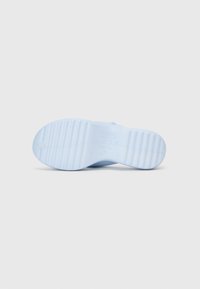 Melissa FREE RISE - Pantoletai su kulnu - blue