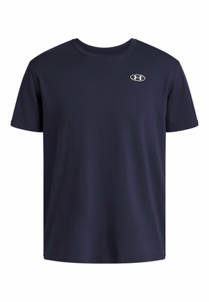 Marineblaues kurzärmliges T-Shirt aus weichem, glattem Stoff, mit Rundhalsausschnitt und einem kleinen weißen Logo auf der oberen linken Brust.
