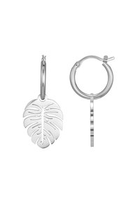 Orecchini a cerchio in argento con un ciondolo a forma di foglia con disegni intagliati intricati. Finitura liscia e lucida con una chiusura sicura.