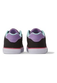 DC Shoes CHELSEA - Zapatillas de entrenamiento - kms black multi stripe