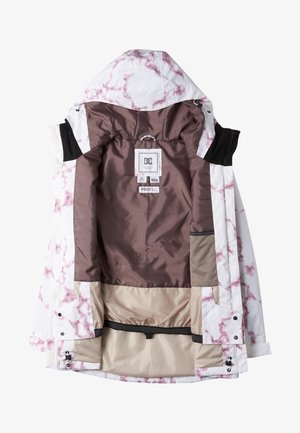 Weiße Jacke mit rosa Marmor-Muster, isoliert mit braunem Futter. Verfügt über eine verstellbare Kapuze, schwarze Akzente und mehrere Innentaschen.