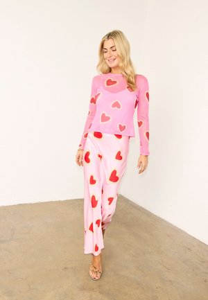 HEARTS - Langærmet T-shirt - pink