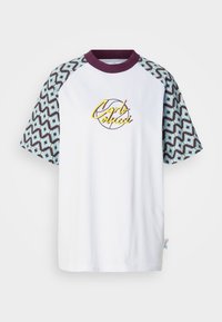 Επιλέχθηκε, white/burgundy/mint green