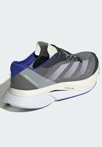 adidas Performance ADIZERO BOSTON 12 - Silniční běžecké boty - silver dawn/lucid blue