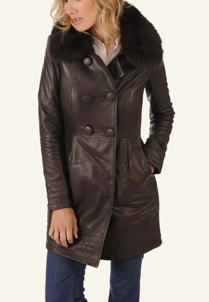 Serge Pariente TOTTI  - Manteau court - brown