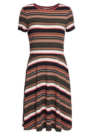 Robe courte aux manches courtes jusqu’au genou avec un motif à rayures horizontales en noir, vert olive, blanc et corail.