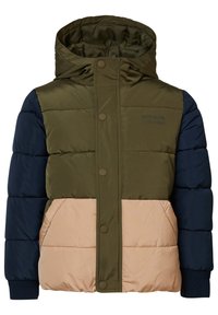 Farvet blokke-dampejakke med en olivengrøn top, marineblå ærmer og en lys beige bund. Den har en hætte og trykknaplukning.