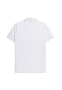 Polo shirt bianco a maniche corte con colletto classico e una texture liscia e morbida. Design semplice e minimalista.